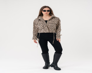 جاكيت دينيم بنقشة جلد النمر Denim Cropped Leopard Print Jacket