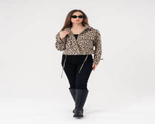 جاكيت دينيم بنقشة جلد النمر Denim Cropped Leopard Print Jacket