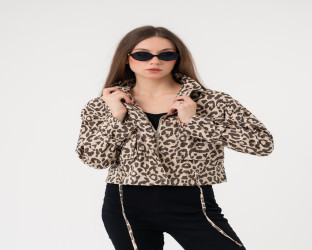جاكيت دينيم بنقشة جلد النمر Denim Cropped Leopard Print Jacket