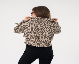 جاكيت دينيم بنقشة جلد النمر Denim Cropped Leopard Print Jacket