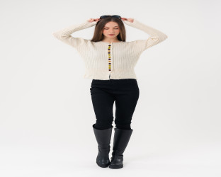 كارديغان صوفي بأزرار ملونة Cropped Knitted Cardigan