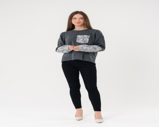 كنزة صوفية بتفاصيل دانتيل Knitted Sweater with Lace Details