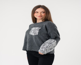 كنزة صوفية بتفاصيل دانتيل Knitted Sweater with Lace Details