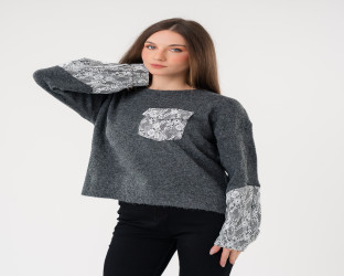 كنزة صوفية بتفاصيل دانتيل Knitted Sweater with Lace Details