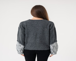 كنزة صوفية بتفاصيل دانتيل Knitted Sweater with Lace Details