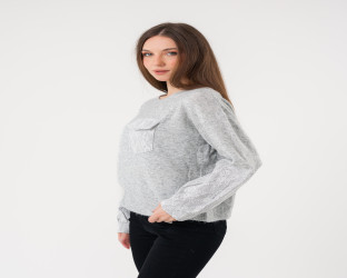 كنزة صوفية بتفاصيل دانتيل Knitted Sweater with Lace Details
