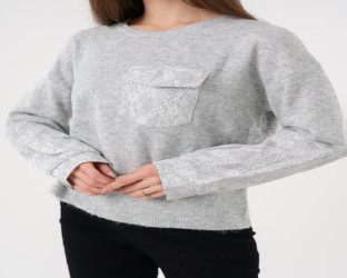 كنزة صوفية بتفاصيل دانتيل Knitted Sweater with Lace Details