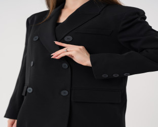 بليزر أسود بقصة واسعة وطول متوسط Oversized Black Blazer with Medium Length