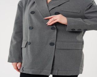 بليزر رمادي بقصة واسعة وطول متوسط Oversized Gray Blazer with Medium Length