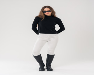 سويتر بياقة عالية وأزرار ذهبية High Collar Knitted Sweater with Golden Buttons