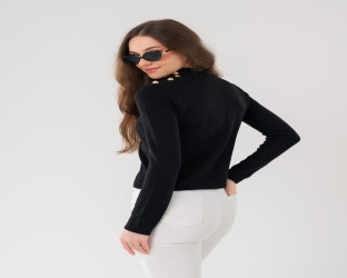 سويتر بياقة عالية وأزرار ذهبية High Collar Knitted Sweater with Golden Buttons