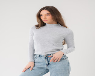 سويتر بياقة عالية وأزرار ذهبية High Collar Knitted Sweater with Golden Buttons