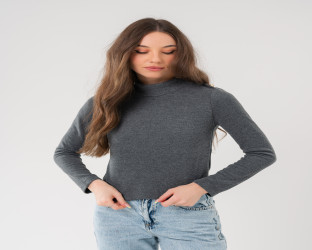 سويتر بياقة عالية وأزرار ذهبية High Collar Knitted Sweater with Golden Buttons