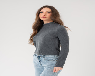 سويتر بياقة عالية وأزرار ذهبية High Collar Knitted Sweater with Golden Buttons