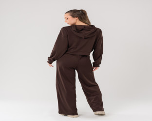 طقم بدلة رياضي نسائي (تراكسوت) مزينة بقطع كريستال Women's Rhinestone Studded Tracksuit