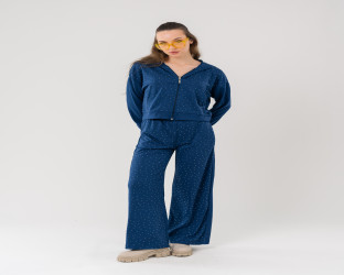 طقم بدلة رياضي نسائي (تراكسوت) مزينة بقطع كريستال Women's Rhinestone Studded Tracksuit
