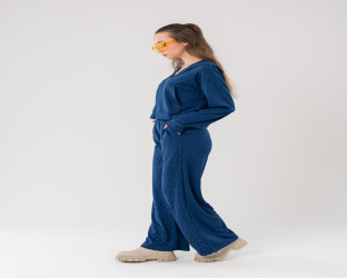 طقم بدلة رياضي نسائي (تراكسوت) مزينة بقطع كريستال Women's Rhinestone Studded Tracksuit