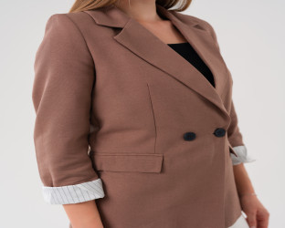 جاكيت بليزر بقصّة قصيرة Cropped Blazer