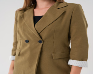 جاكيت بليزر بقصّة قصيرة Cropped Blazer
