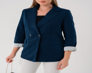 جاكيت بليزر بقصّة قصيرة Cropped Blazer