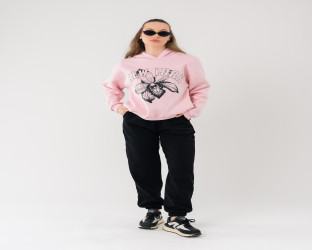 طقم هودي وردي بقلنسوة وبنطلون أسود Light Pink Hooded Sweatshirt with Black Jogger Set