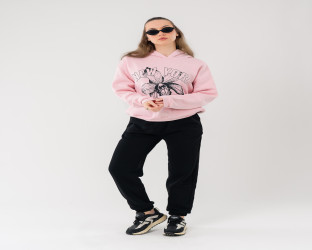 طقم هودي وردي بقلنسوة وبنطلون أسود Light Pink Hooded Sweatshirt with Black Jogger Set