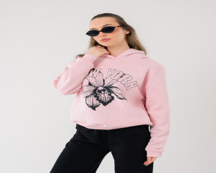 طقم هودي وردي بقلنسوة وبنطلون أسود Light Pink Hooded Sweatshirt with Black Jogger Set