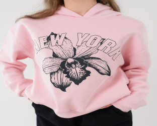 طقم هودي وردي بقلنسوة وبنطلون أسود Light Pink Hooded Sweatshirt with Black Jogger Set