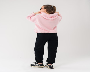 طقم هودي وردي بقلنسوة وبنطلون أسود Light Pink Hooded Sweatshirt with Black Jogger Set