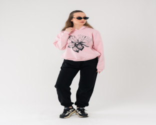 طقم هودي وردي بقلنسوة وبنطلون أسود Light Pink Hooded Sweatshirt with Black Jogger Set