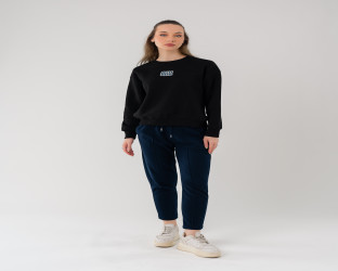طقم سويتشيرت أسود وبنطلون كحلي Black Sweatshirt with Navy Trousers Set