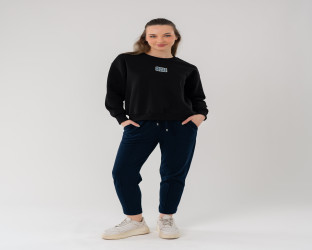 طقم سويتشيرت أسود وبنطلون كحلي Black Sweatshirt with Navy Trousers Set