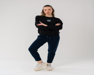 طقم سويتشيرت أسود وبنطلون كحلي Black Sweatshirt with Navy Trousers Set