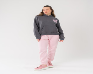 طقم هودي رمادي وبنطلون وردي Dark Gray Oversized Hoodie and Light Pink Joggers Set