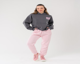طقم هودي رمادي وبنطلون وردي Dark Gray Oversized Hoodie and Light Pink Joggers Set