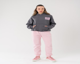 طقم هودي رمادي وبنطلون وردي Dark Gray Oversized Hoodie and Light Pink Joggers Set