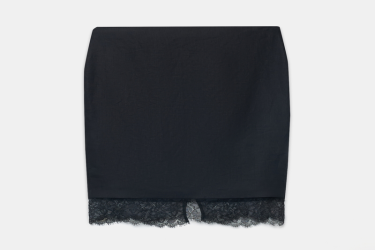 تنورة بينسل كاملة القَصّة مع تفاصيل الدانتيل الأسود Full Mold Pen Skirt with Black Lace Detail