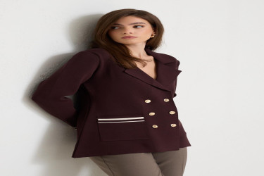 جاكيت تريكو بني مع أزرار وتفاصيل خطوط Brown Knitwear Jacket With Button And Line Detail