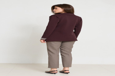 جاكيت تريكو بني مع أزرار وتفاصيل خطوط Brown Knitwear Jacket With Button And Line Detail