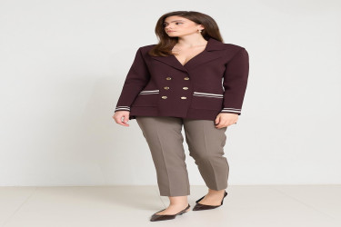 جاكيت تريكو بني مع أزرار وتفاصيل خطوط Brown Knitwear Jacket With Button And Line Detail