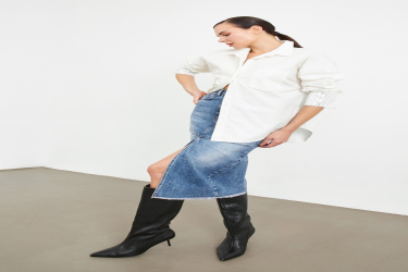 قميص قطني أبيض فضفاض Oversized White Cotton Shirt with Long Sleeves