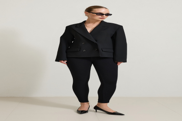 جاكيت أسود بتصميم إغلاق غير متماثل Black Asymmetrical Closure Pocket Detailed Jacket