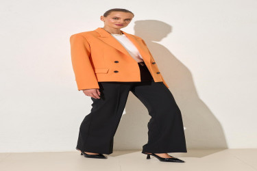 جاكيت خوخي بتصميم إغلاق غير متماثل Peach Asymmetrical Closure Pocket Detailed Jacket
