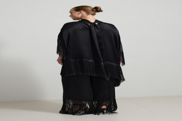 طقم بلوزة وبنطال اسود بتفاصيل شرّابات Black Tassel Detailed Blouse And Trouser Set