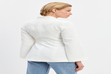 جاكيت عاجي بأكمام ضيقة وتفاصيل رباط عند الخصر Ecru Narrow Formwork Sleeve Detailed Waist Tie Detailed Jacket
