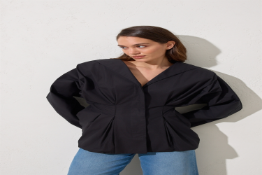 قميص اسود قطن 100% بتصميم مريح ومخصر 100% Cotton Comfortable Fit Shirt with Gathered Waist Detail