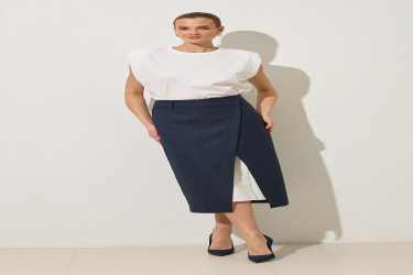 تنورة مخططة بلون أزرق كحلي Navy Blue Asymmetrical Closure Striped Full Die Skirt