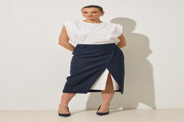 تنورة مخططة بلون أزرق كحلي Navy Blue Asymmetrical Closure Striped Full Die Skirt