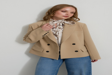 جاكيت بيجي بتصميم إغلاق غير متماثل Beige Asymmetrical Closure Pocket Detailed Jacket