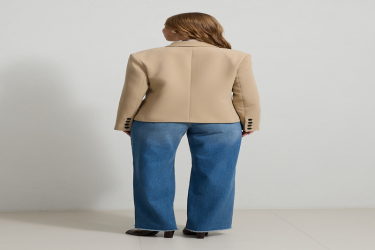 جاكيت بيجي بتصميم إغلاق غير متماثل Beige Asymmetrical Closure Pocket Detailed Jacket
